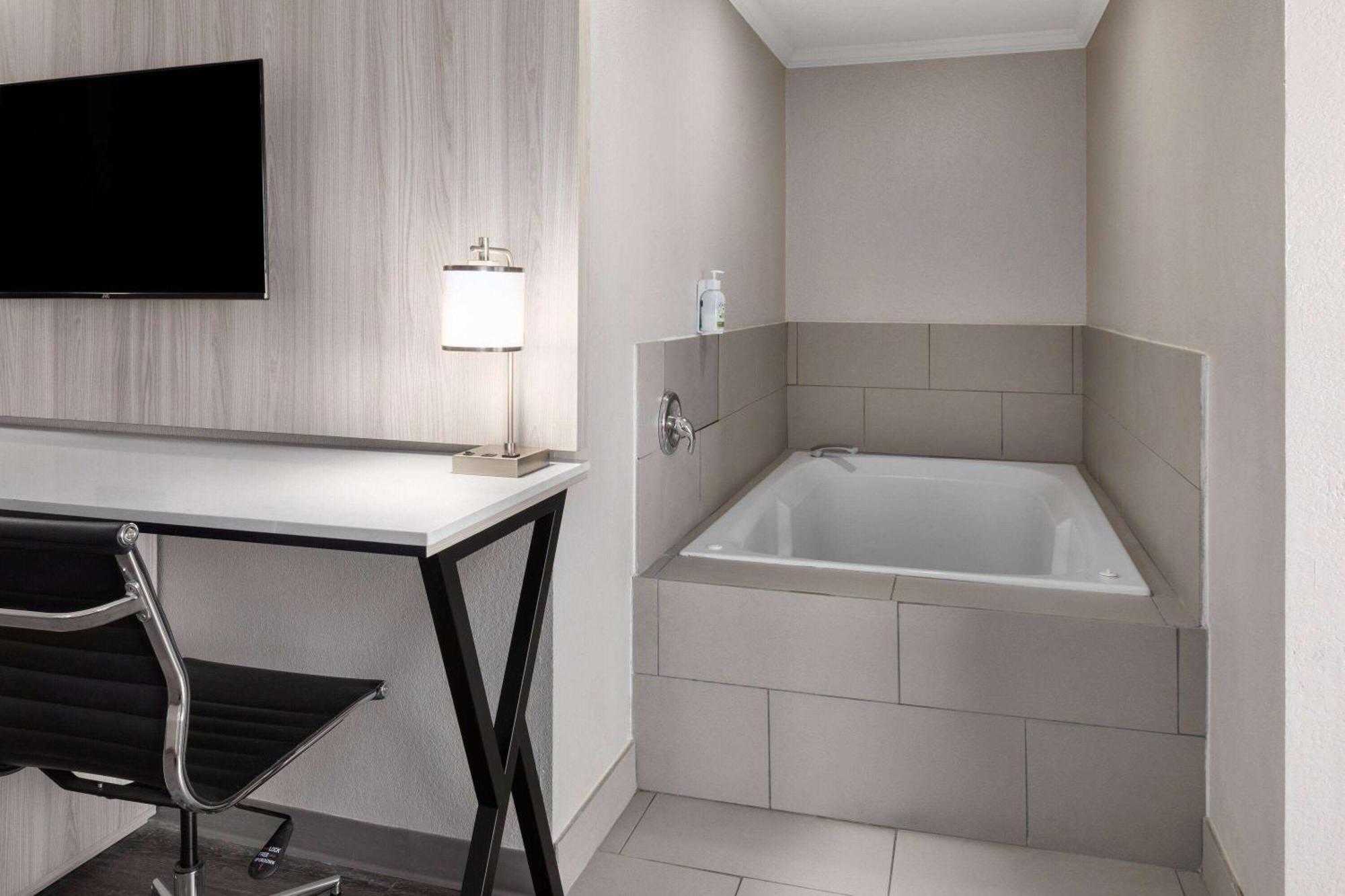 La Quinta By Wyndham North Orem Bagian luar foto